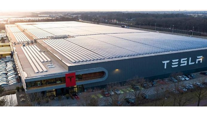 Tesla’nın Almanya Şirketi olarak da bilinen Tesla Almanya Gigafactory Berlin-Brandenburg Fabrikası, Avrupa’da Tesla tarafından açılan Gigafactory, bugün Elon Musk tarafından resmi olarak açıldı.